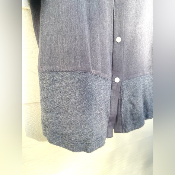 LOFT button up tunic in two-toned navy. Size small. - Picture 6 of 8